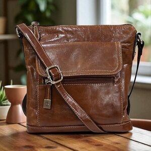 Giani Bernini Brown Genuine Leather Vintage Crossbody Bag 9”L x 10”H x 2”D